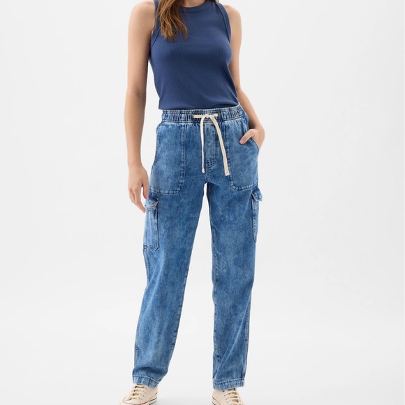 NWT GAP Mid Rise Easy Cargo Jeans Color: Acid Indigo Wash Size Medium - Picture 1 of 5